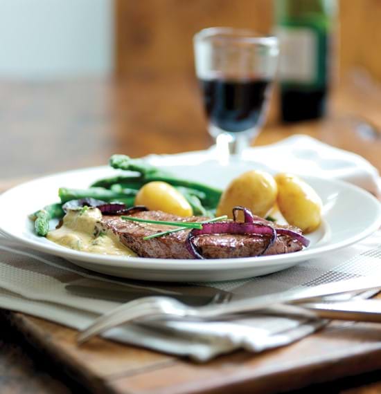 Beef Steak with Stilton Sauce Beef Steak with Stilton Sauce