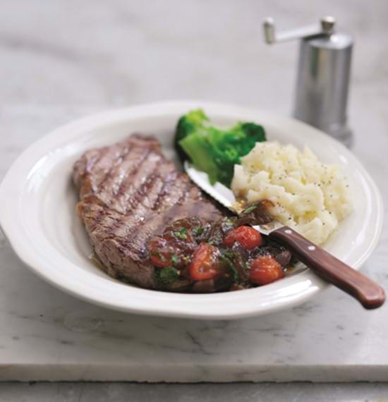 Beef with Caramelised Onions and Tomatoes Beef with Caramelised Onions and Tomatoes