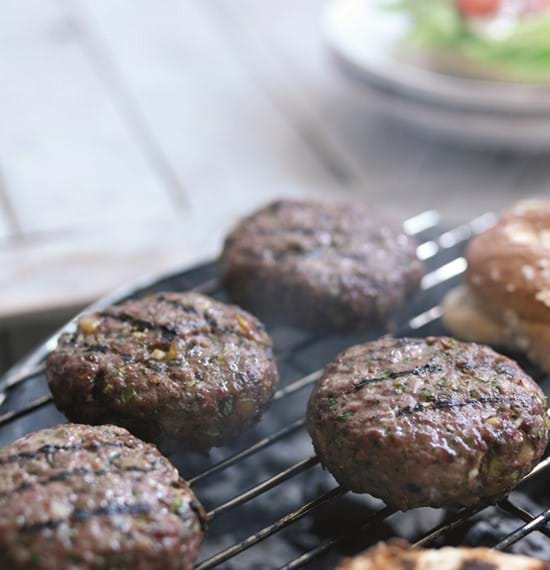 Herby Beefburgers with Mango Chutney Herby Beefburgers with Mango Chutney