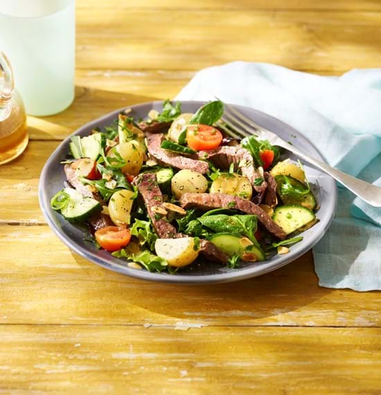 Hot Seared Beef Thin Cut Salad with Honey Dressing Hot Seared Beef Thin Cut Salad with Honey Dressing