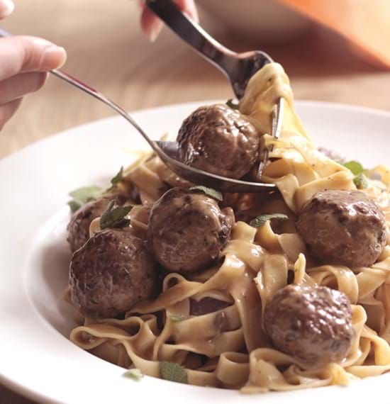 Meatballs with Redcurrant Sauce Meatballs with Redcurrant Sauce