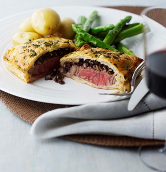 Mini Beef Wellingtons with Black Pudding Mini Beef Wellingtons with Black Pudding
