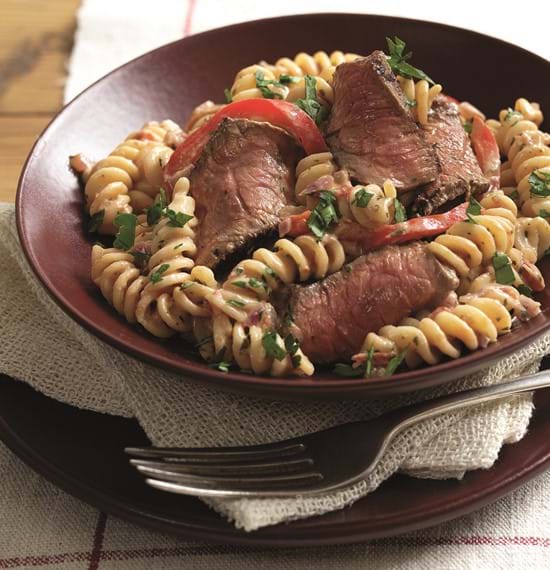 Red Pesto Steak with Pasta and Peppers Red Pesto Steak with Pasta and Peppers