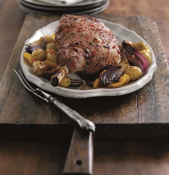 Roast Lamb with Sweet Chilli Glaze (Easy) Roast Lamb with Sweet Chilli Glaze (Easy)