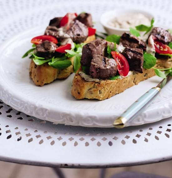 Steak and Tomato Bruschetta with Worcestershire Sauce and Chive Mayonnaise Steak and Tomato Bruschetta with Worcestershire Sauce and Chive Mayonnaise
