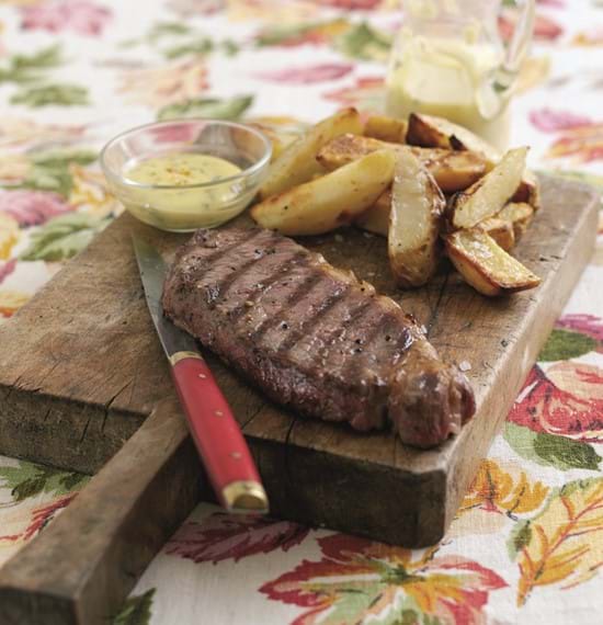 Steaks with Béarnaise Sauce Steaks with Béarnaise Sauce
