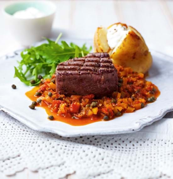 Steaks with Tomato and Pepper Sauce Steaks with Tomato and Pepper Sauce