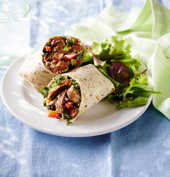 Smoky Beef Wraps with Kale, Onion and Red Pepper Smoky Beef Wraps with Kale, Onion and Red Pepper